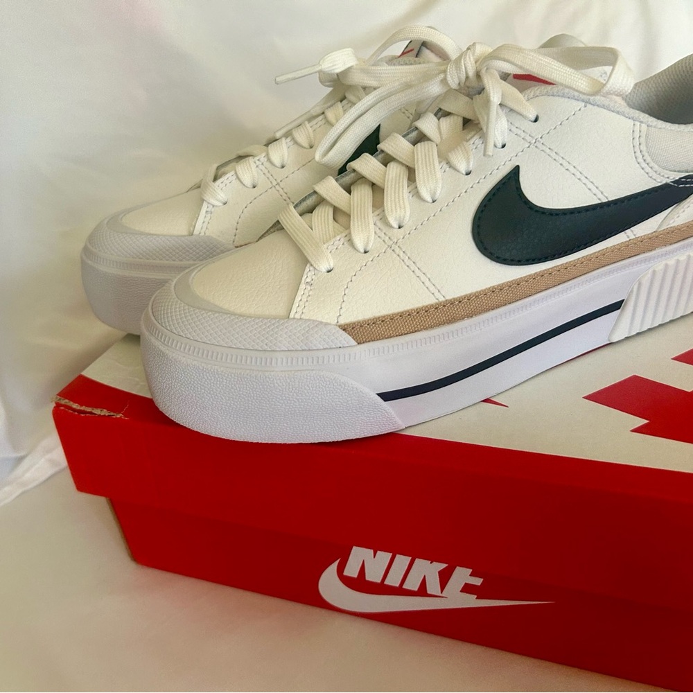 Nike Wmns Court Legacy Lift 'White shoe size 6 women’s